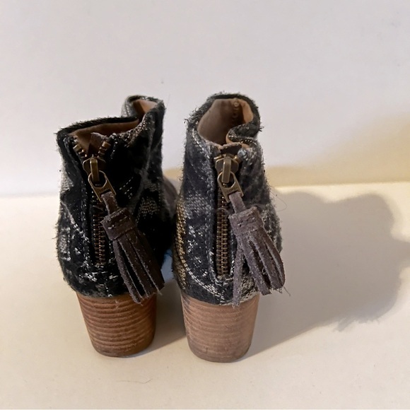 Tom’s Leila Aztec Gray Suede Tribal Southwestern Tassel Booties - Picture 3 of 6